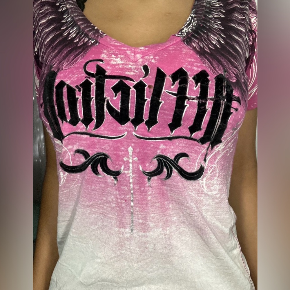 -Affliction shirt 🩷
- S - M 
-#y2k
-2000s
- Has three holes by the letters